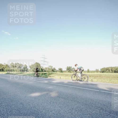 07.09.2025 - 19. Norderstedt Triathlon Michael Burmester http://msf.ph/oto/8849061 07.09.2025 16:10:22 Radfahren 954, 1527, 1532 meine-sportfotos.de