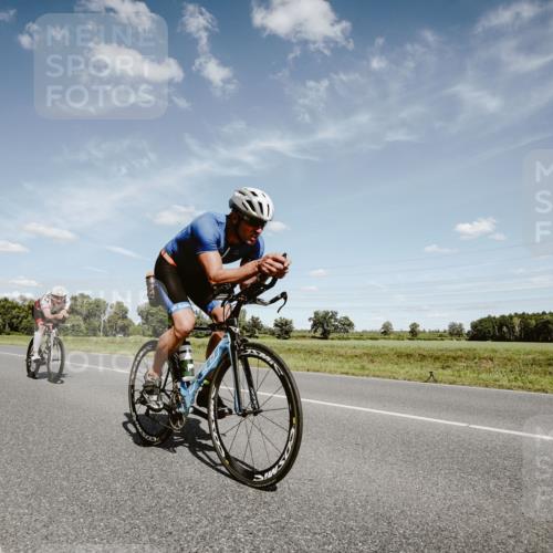 07.09.2025 - 19. Norderstedt Triathlon Michael Burmester http://msf.ph/oto/8849064 07.09.2025 13:54:54 Radfahren 422 meine-sportfotos.de