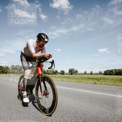 07.09.2025 - 19. Norderstedt Triathlon Michael Burmester http://msf.ph/oto/8849074 07.09.2025 13:55:13 Radfahren 1401 meine-sportfotos.de
