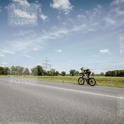 07.09.2025 - 19. Norderstedt Triathlon Michael Burmester http://msf.ph/oto/8849076 07.09.2025 13:55:15 Radfahren 1401 meine-sportfotos.de