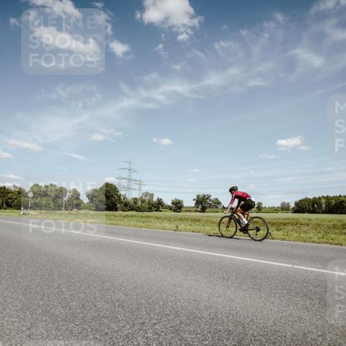 07.09.2025 - 19. Norderstedt Triathlon Michael Burmester http://msf.ph/oto/8849078 07.09.2025 13:55:19 Radfahren 960, 981 meine-sportfotos.de