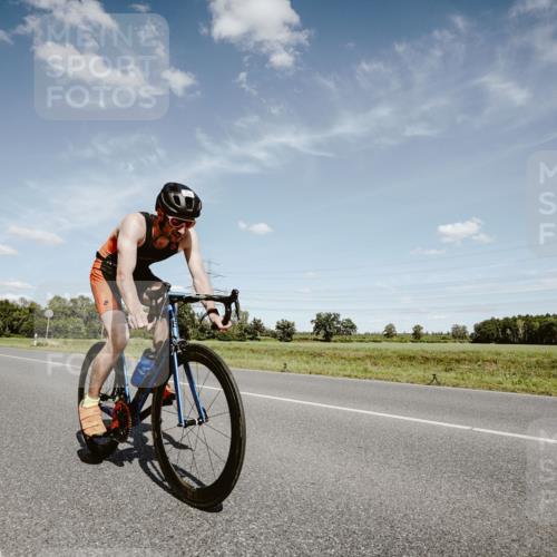 07.09.2025 - 19. Norderstedt Triathlon Michael Burmester http://msf.ph/oto/8849084 07.09.2025 13:55:32 Radfahren 392, 398, 1002, 1009 meine-sportfotos.de