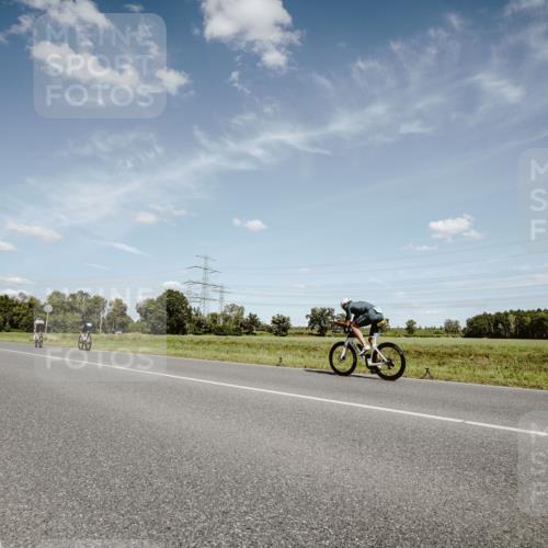 07.09.2025 - 19. Norderstedt Triathlon Michael Burmester http://msf.ph/oto/8849096 07.09.2025 13:55:35 Radfahren 392, 398, 1002, 1009 meine-sportfotos.de