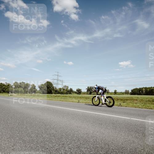 07.09.2025 - 19. Norderstedt Triathlon Michael Burmester http://msf.ph/oto/8849105 07.09.2025 13:55:46 Radfahren 1001, 1042 meine-sportfotos.de