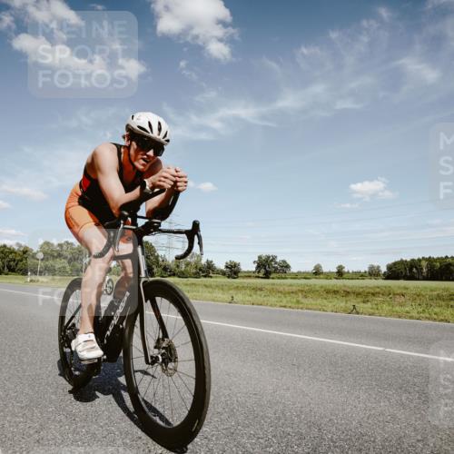 07.09.2025 - 19. Norderstedt Triathlon Michael Burmester http://msf.ph/oto/8849108 07.09.2025 13:55:47 Radfahren 417, 1001, 1042 meine-sportfotos.de