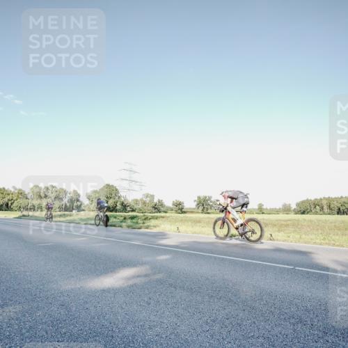 07.09.2025 - 19. Norderstedt Triathlon Michael Burmester http://msf.ph/oto/8849116 07.09.2025 16:10:45 Radfahren 406, 1547, 1590, 1600 meine-sportfotos.de