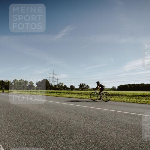 07.09.2025 - 19. Norderstedt Triathlon Michael Burmester http://msf.ph/oto/8849124 07.09.2025 09:38:03 Radfahren 594, 600, 604 meine-sportfotos.de