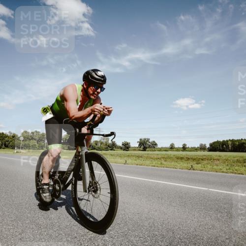 07.09.2025 - 19. Norderstedt Triathlon Michael Burmester http://msf.ph/oto/8849168 07.09.2025 13:56:51 Radfahren 1005 meine-sportfotos.de