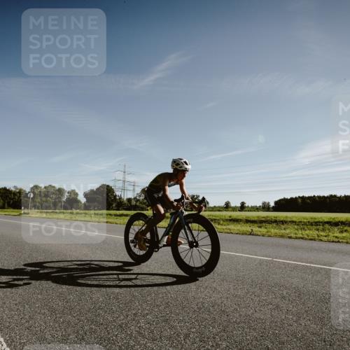 07.09.2025 - 19. Norderstedt Triathlon Michael Burmester http://msf.ph/oto/8849181 07.09.2025 09:38:46 Radfahren 556 meine-sportfotos.de