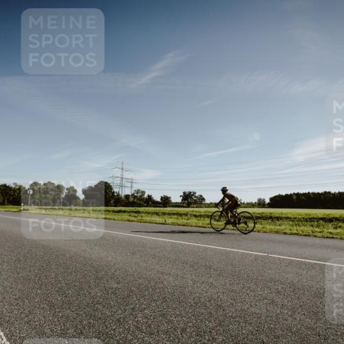 07.09.2025 - 19. Norderstedt Triathlon Michael Burmester http://msf.ph/oto/8849185 07.09.2025 09:38:47 Radfahren 556 meine-sportfotos.de