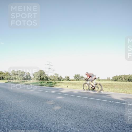 07.09.2025 - 19. Norderstedt Triathlon Michael Burmester http://msf.ph/oto/8849194 07.09.2025 16:11:28 Radfahren 933, 1108, 1604, 1606 meine-sportfotos.de