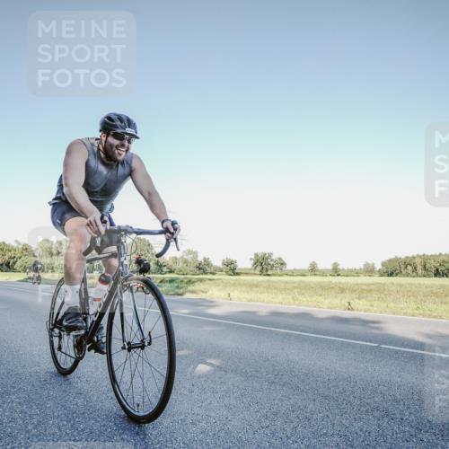 07.09.2025 - 19. Norderstedt Triathlon Michael Burmester http://msf.ph/oto/8849249 07.09.2025 16:12:02 Radfahren 383, 405, 1544, 1571, 1587 meine-sportfotos.de