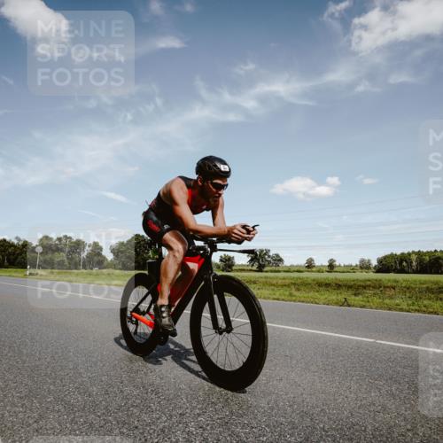 07.09.2025 - 19. Norderstedt Triathlon Michael Burmester http://msf.ph/oto/8849250 07.09.2025 13:58:15 Radfahren 961 meine-sportfotos.de