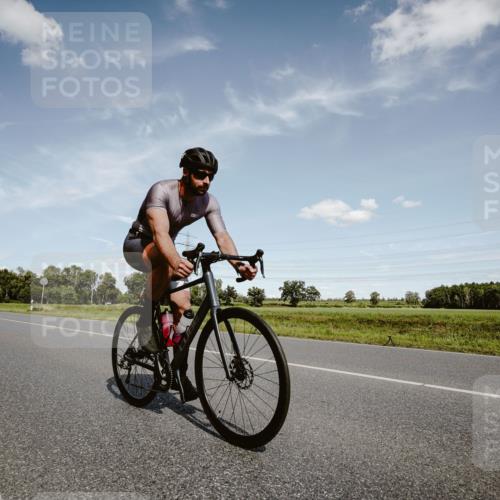 07.09.2025 - 19. Norderstedt Triathlon Michael Burmester http://msf.ph/oto/8849277 07.09.2025 13:58:31 Radfahren 872, 959, 1013, 1015, 1031 meine-sportfotos.de