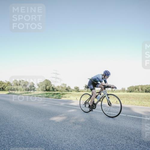 07.09.2025 - 19. Norderstedt Triathlon Michael Burmester http://msf.ph/oto/8849297 07.09.2025 16:12:19 Radfahren 875, 912, 1054, 1105, 1558 meine-sportfotos.de