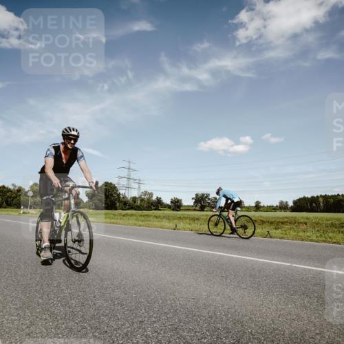 07.09.2025 - 19. Norderstedt Triathlon Michael Burmester http://msf.ph/oto/8849299 07.09.2025 13:58:55 Radfahren 410 meine-sportfotos.de