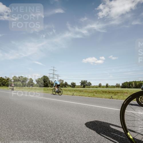07.09.2025 - 19. Norderstedt Triathlon Michael Burmester http://msf.ph/oto/8849303 07.09.2025 13:58:56 Radfahren 410 meine-sportfotos.de