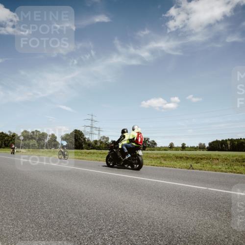 07.09.2025 - 19. Norderstedt Triathlon Michael Burmester http://msf.ph/oto/8849307 07.09.2025 13:58:56 Radfahren 410 meine-sportfotos.de