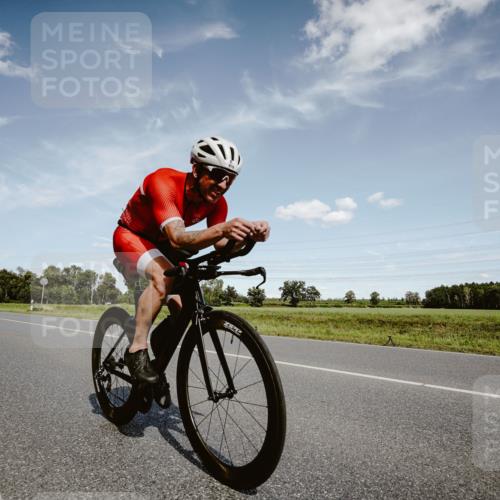 07.09.2025 - 19. Norderstedt Triathlon Michael Burmester http://msf.ph/oto/8849339 07.09.2025 13:59:21 Radfahren 976, 1038 meine-sportfotos.de