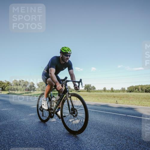 07.09.2025 - 19. Norderstedt Triathlon Michael Burmester http://msf.ph/oto/8849358 07.09.2025 16:12:57 Radfahren 384 meine-sportfotos.de