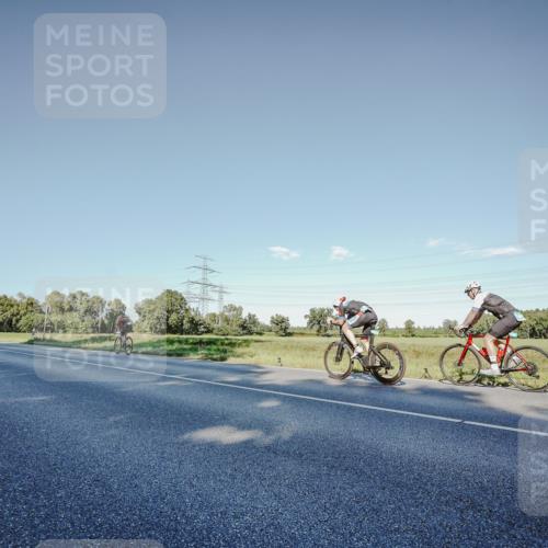 07.09.2025 - 19. Norderstedt Triathlon Michael Burmester http://msf.ph/oto/8849366 07.09.2025 16:13:05 Radfahren 885, 1059 meine-sportfotos.de