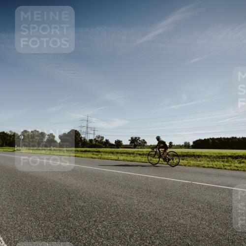 07.09.2025 - 19. Norderstedt Triathlon Michael Burmester http://msf.ph/oto/8849368 07.09.2025 09:41:58 Radfahren 602, 606 meine-sportfotos.de