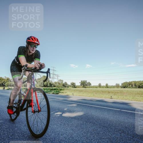 07.09.2025 - 19. Norderstedt Triathlon Michael Burmester http://msf.ph/oto/8849377 07.09.2025 16:13:10 Radfahren 947, 1082 meine-sportfotos.de