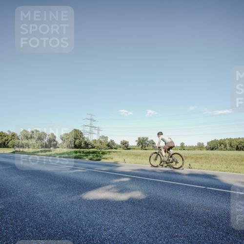 07.09.2025 - 19. Norderstedt Triathlon Michael Burmester http://msf.ph/oto/8849380 07.09.2025 16:13:10 Radfahren 947, 1082 meine-sportfotos.de