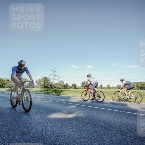 07.09.2025 - 19. Norderstedt Triathlon Michael Burmester http://msf.ph/oto/8849384 07.09.2025 16:13:13 Radfahren 947 meine-sportfotos.de