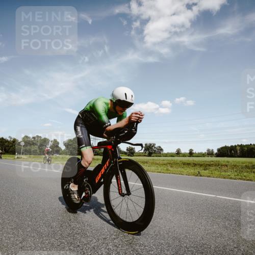 07.09.2025 - 19. Norderstedt Triathlon Michael Burmester http://msf.ph/oto/8849388 07.09.2025 14:00:07 Radfahren 1016 meine-sportfotos.de