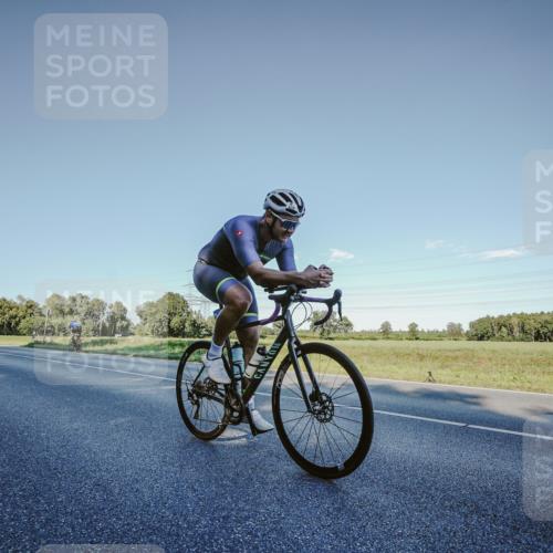 07.09.2025 - 19. Norderstedt Triathlon Michael Burmester http://msf.ph/oto/8849390 07.09.2025 16:13:19 Radfahren 1106, 1476 meine-sportfotos.de