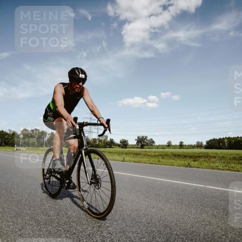 07.09.2025 - 19. Norderstedt Triathlon Michael Burmester http://msf.ph/oto/8849412 07.09.2025 14:00:29 Radfahren 388, 888 meine-sportfotos.de