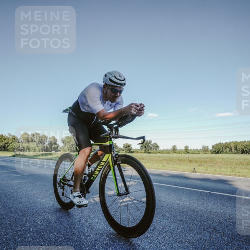07.09.2025 - 19. Norderstedt Triathlon Michael Burmester http://msf.ph/oto/8849416 07.09.2025 16:13:35 Radfahren 1044, 1067, 1582 meine-sportfotos.de