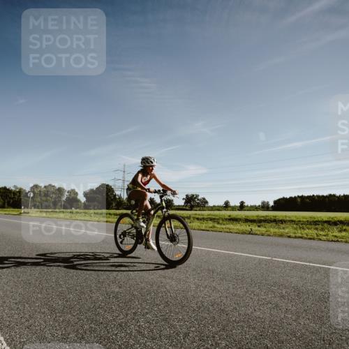 07.09.2025 - 19. Norderstedt Triathlon Michael Burmester http://msf.ph/oto/8849424 07.09.2025 09:45:47 Radfahren 620 meine-sportfotos.de