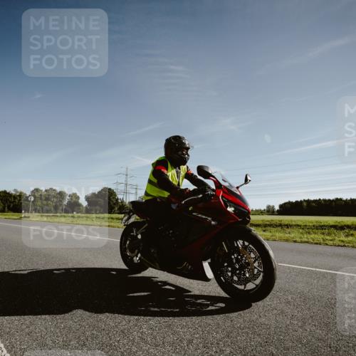 07.09.2025 - 19. Norderstedt Triathlon Michael Burmester http://msf.ph/oto/8849429 07.09.2025 09:47:27 Radfahren  meine-sportfotos.de