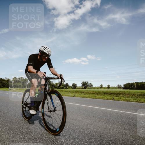 07.09.2025 - 19. Norderstedt Triathlon Michael Burmester http://msf.ph/oto/8849459 07.09.2025 14:01:28 Radfahren 1406 meine-sportfotos.de