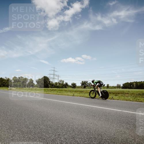 07.09.2025 - 19. Norderstedt Triathlon Michael Burmester http://msf.ph/oto/8849511 07.09.2025 14:02:00 Radfahren 975, 1019 meine-sportfotos.de