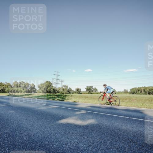 07.09.2025 - 19. Norderstedt Triathlon Michael Burmester http://msf.ph/oto/8849514 07.09.2025 16:14:40 Radfahren 1049, 1613 meine-sportfotos.de
