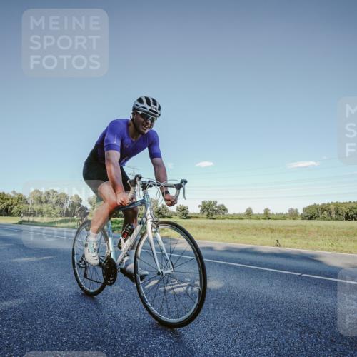 07.09.2025 - 19. Norderstedt Triathlon Michael Burmester http://msf.ph/oto/8849535 07.09.2025 16:14:50 Radfahren 1097, 1545 meine-sportfotos.de