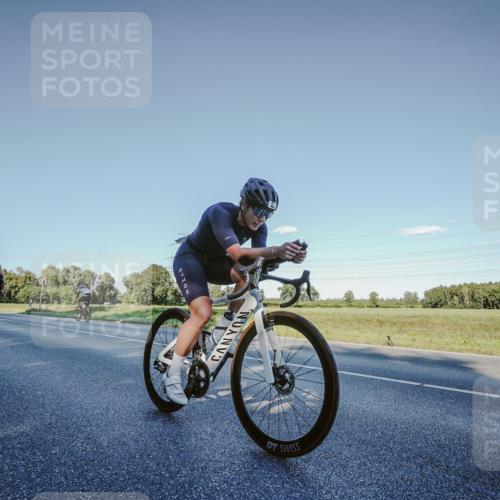07.09.2025 - 19. Norderstedt Triathlon Michael Burmester http://msf.ph/oto/8849546 07.09.2025 16:14:56 Radfahren 893, 942 meine-sportfotos.de