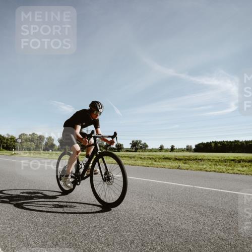 07.09.2025 - 19. Norderstedt Triathlon Michael Burmester http://msf.ph/oto/8849549 07.09.2025 10:28:05 Radfahren 1115 meine-sportfotos.de
