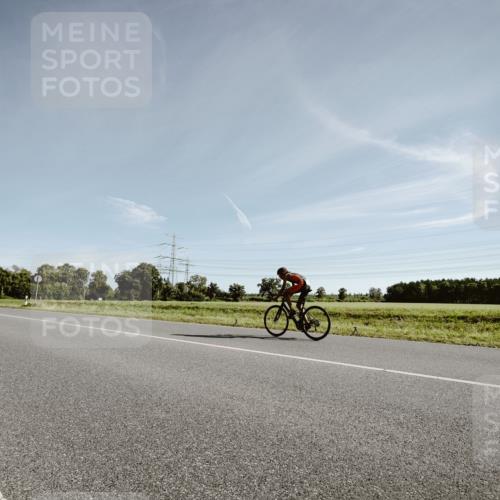 07.09.2025 - 19. Norderstedt Triathlon Michael Burmester http://msf.ph/oto/8849552 07.09.2025 10:28:56 Radfahren 1141 meine-sportfotos.de