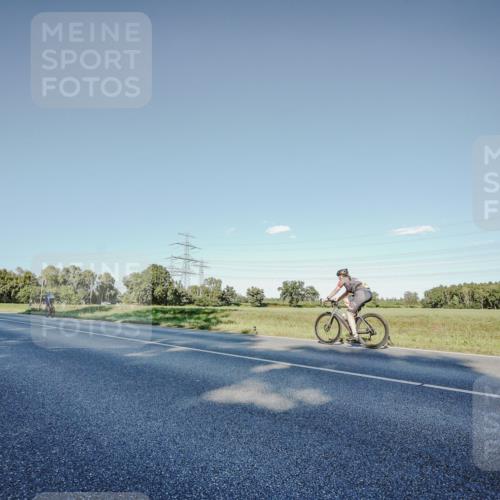 07.09.2025 - 19. Norderstedt Triathlon Michael Burmester http://msf.ph/oto/8849577 07.09.2025 16:15:23 Radfahren 873, 894 meine-sportfotos.de