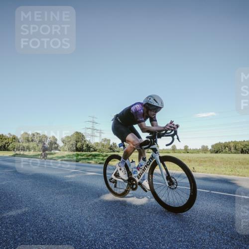 07.09.2025 - 19. Norderstedt Triathlon Michael Burmester http://msf.ph/oto/8849581 07.09.2025 16:15:24 Radfahren 873, 894 meine-sportfotos.de
