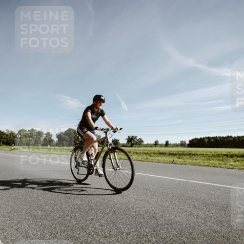 07.09.2025 - 19. Norderstedt Triathlon Michael Burmester http://msf.ph/oto/8849584 07.09.2025 10:29:51 Radfahren 1130 meine-sportfotos.de