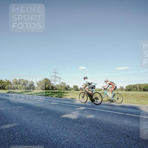 07.09.2025 - 19. Norderstedt Triathlon Michael Burmester http://msf.ph/oto/8849589 07.09.2025 16:15:27 Radfahren 873, 894 meine-sportfotos.de