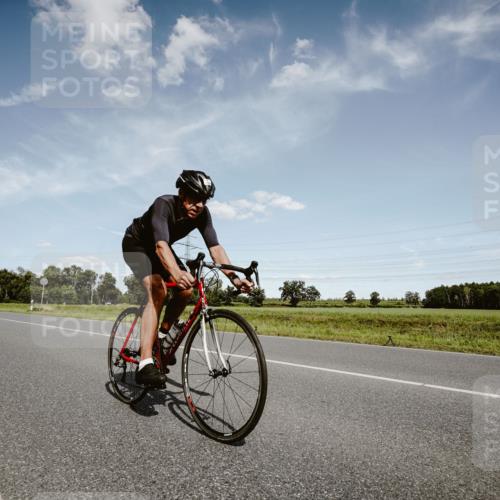 07.09.2025 - 19. Norderstedt Triathlon Michael Burmester http://msf.ph/oto/8849615 07.09.2025 14:03:06 Radfahren 428, 980 meine-sportfotos.de