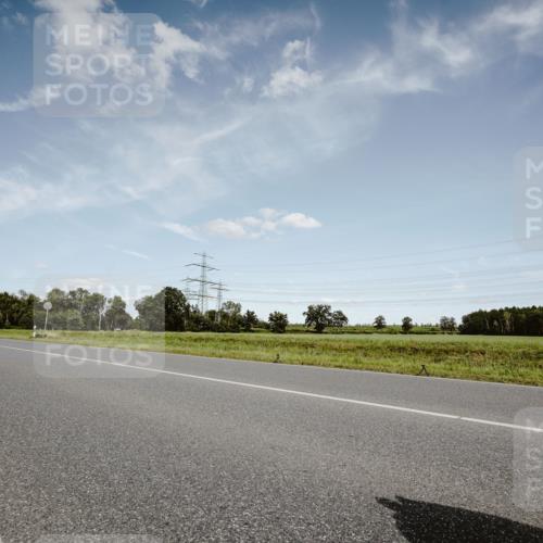 07.09.2025 - 19. Norderstedt Triathlon Michael Burmester http://msf.ph/oto/8849641 07.09.2025 14:03:34 Radfahren 361, 963, 1011 meine-sportfotos.de