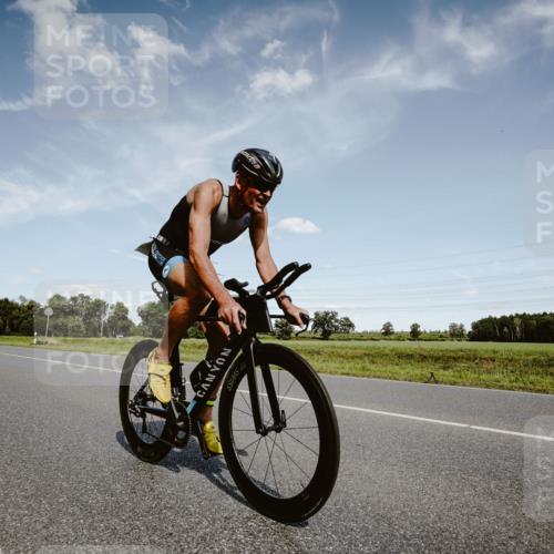 07.09.2025 - 19. Norderstedt Triathlon Michael Burmester http://msf.ph/oto/8849662 07.09.2025 14:03:53 Radfahren 974, 988 meine-sportfotos.de