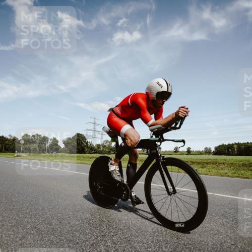 07.09.2025 - 19. Norderstedt Triathlon Michael Burmester http://msf.ph/oto/8849665 07.09.2025 14:03:56 Radfahren 974, 988 meine-sportfotos.de